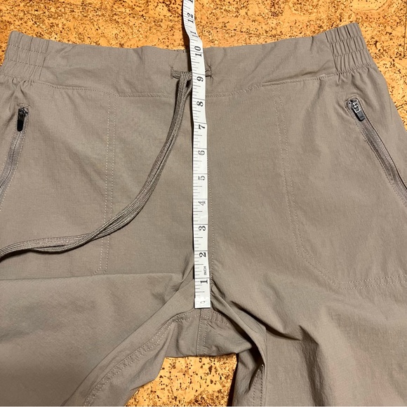 Eddie Bauer Outdoor Hiking Ripstop Capri Tan Pants Sz M - Picture 12 of 12